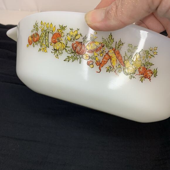 Vintage Fire King Oval HARVEST VEGETABLE Casserole Dish 1.5 Quart #433 1970s - Picture 4 of 10